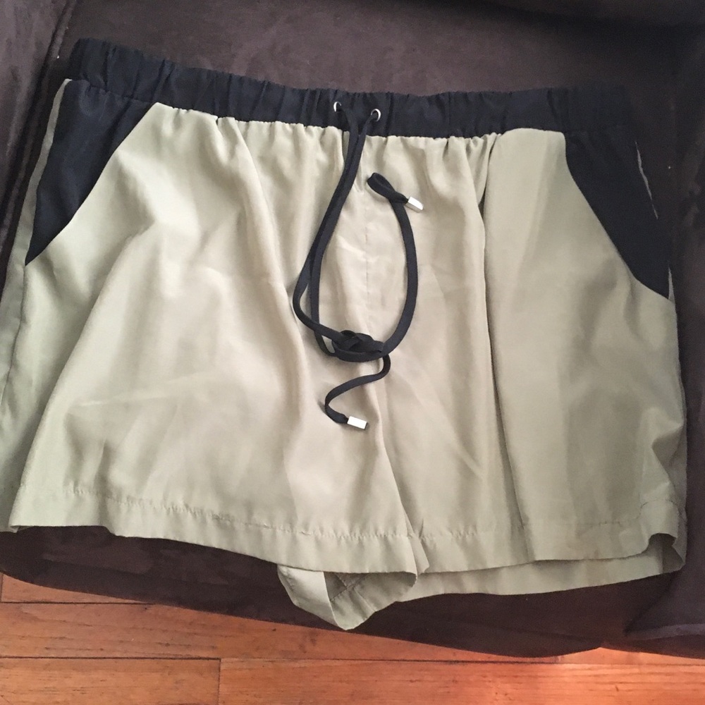 Green draw strong shorts